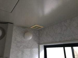 大分市S様邸での浴室換気扇交換工事 リフォーム前