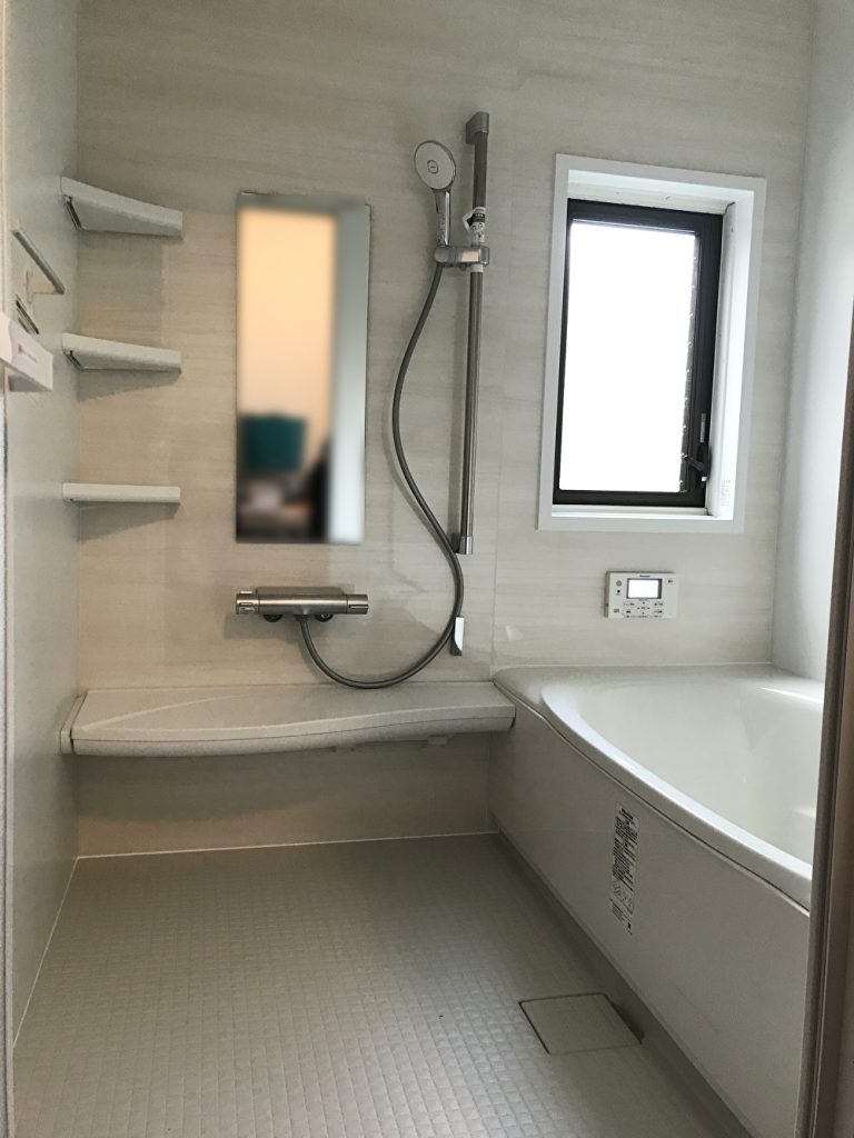 大分市S様邸 浴室改修工事<br />1ランク上のパールクォーツ浴槽を採用